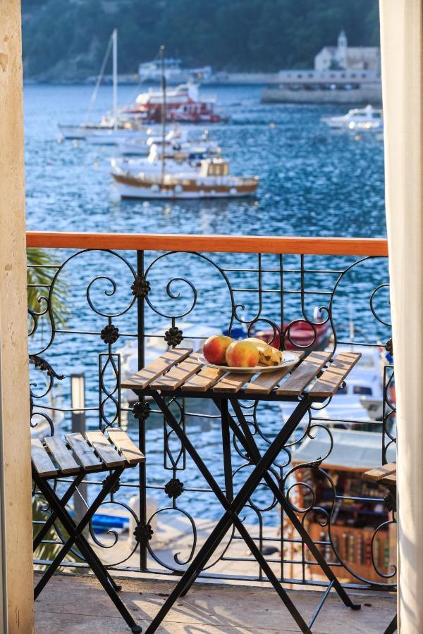 Seafront Rooms Koluna Komiža Екстериор снимка