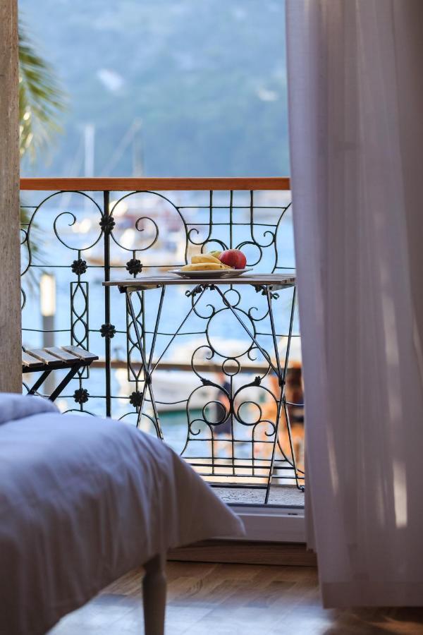 Seafront Rooms Koluna Komiža Екстериор снимка